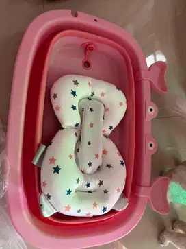 Crabby bathtub bayi + bantal set