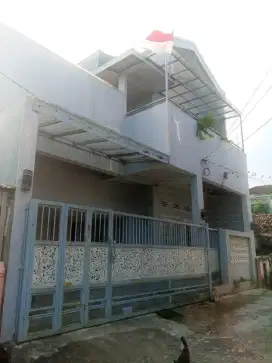 Di jual rumah 2 lantai