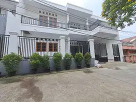 Dijual cepat rumah dua lantai baru bagus dan kokoh diduren sawit