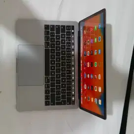 Jual Macbook Pro 2017 Core I7 Ram 16/256GB