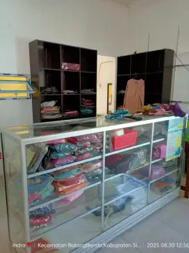 Dijual borongan etalase 2m +1 rak