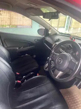 Mazda 2 merah mesin halus baru ganti oli