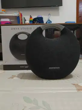 harman kardon onyx studio 5