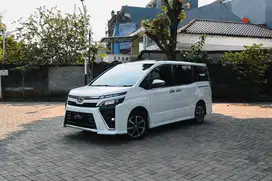 Toyota Voxy Bensin AT (Full Record Full Original)