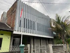 Kantor/Gudang 3 Lantai Kosongan