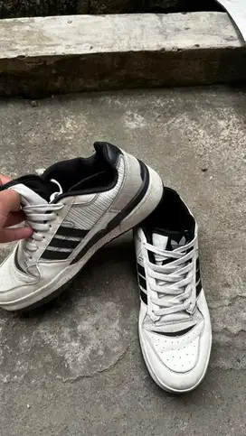 Sepatu adidas uk42