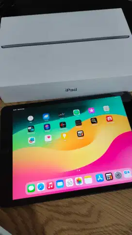iPad 8 32GB Hitam