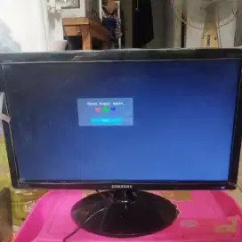 Monitor samsung S19D300HY 19inch kondisi ok