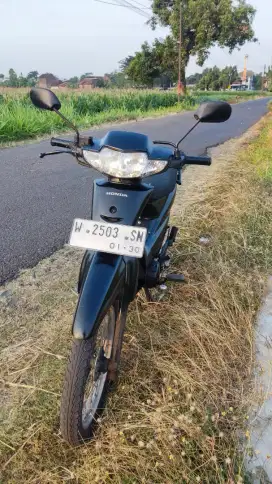 Honda Supra Fit 2004 hitam original.