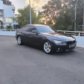 29 RIBU BMW 320i sport f 30 bensin hitam full spek seperti baru