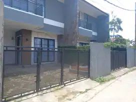 Disewakan rumah nyaman di Jl Karya Kasih