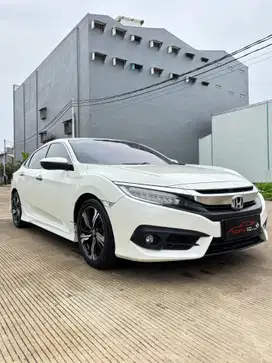TDP 32 juta aja Civic Turbo sedan 2016 murah