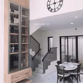 Rumah Dengan Full Furnished Di Cluster Semayang Jakarta Timur