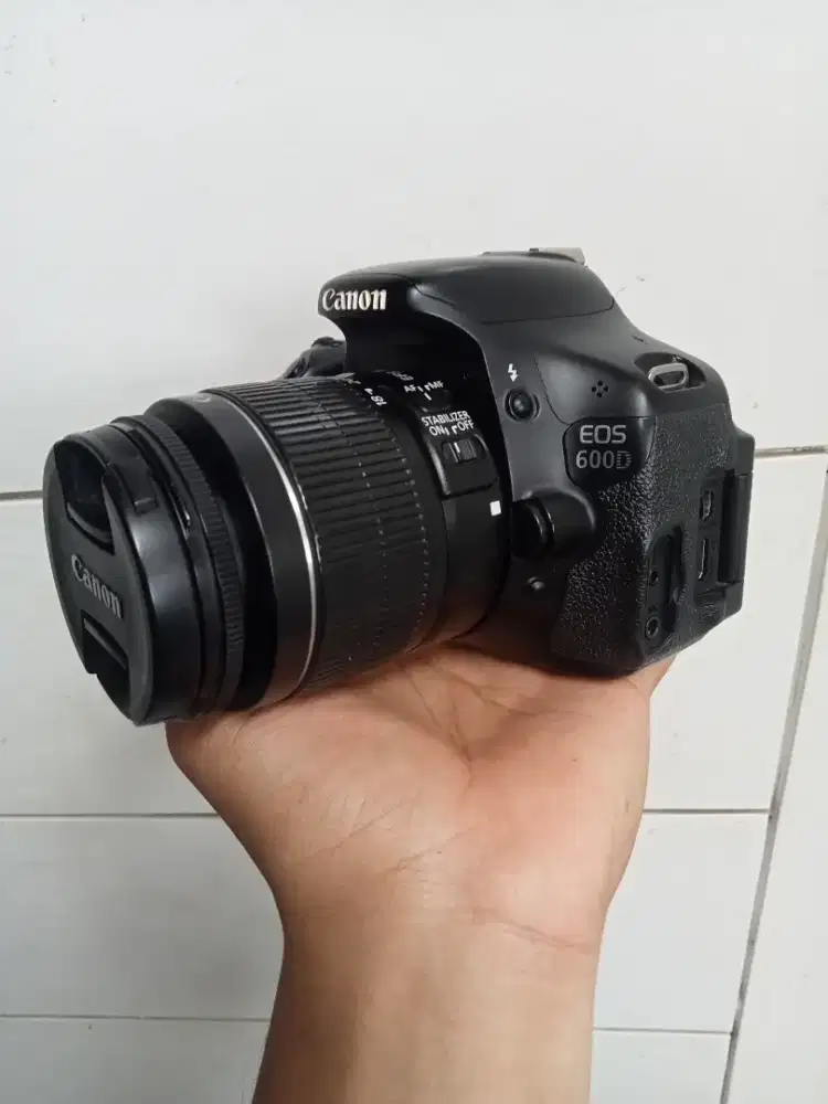CANON 600D LAYAR LIPAT