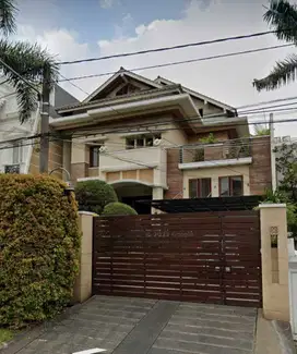 Rumah mewah Puri Indah 3 lantai