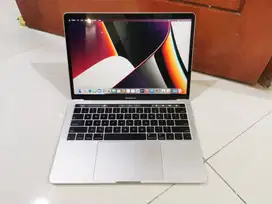 Macbook Pro 2019 Touchbar 13inch Core i5 8GB 512GB