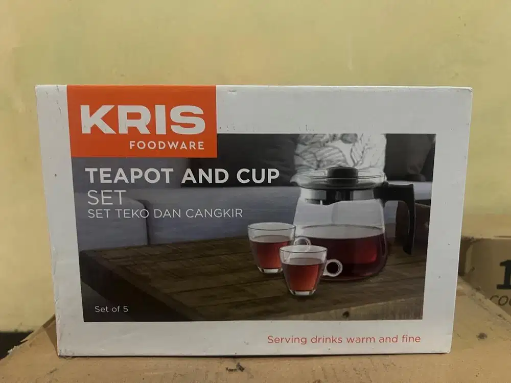 Kris Foodware TEAPOT and CUP