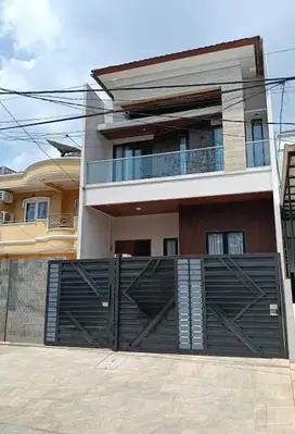Rumah minimalis modern mewah 3 lantai full furnished dijual Sunter