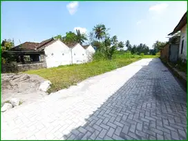 Tempel, Tanah Mangku Jalan Aspal Dekat Polres Sleman