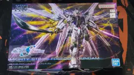 HGCE 1/144 MIGHTY STRIKE FREEDOM BANDAI