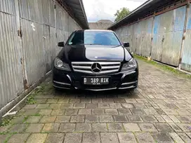 Mercedes Benz Mercy W204 C300 Avantgarde 2012 Istimewa