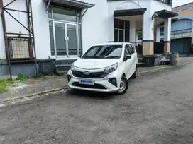 Like New - DAIHATSU SIGRA 1.0 D BENSIN M/T 2023 PUTIH