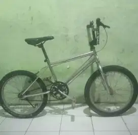 Sepeda BMX UK 20 cat ori stanlise anti karat harga net