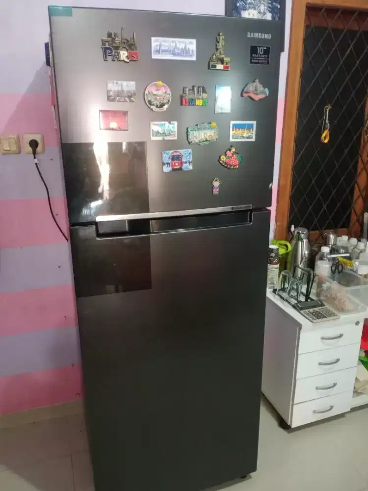 Kulkas Samsung 2pintu kapasitas 397ltr+130Watt garansi msh 5thn lagi