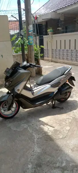 N max abu-abu cakep
