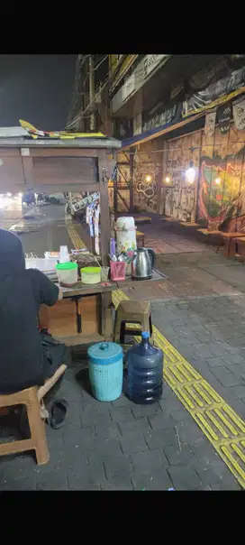 Penjaga angkringan