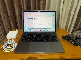 Macbook Pro 2017 Toucbar 8/256