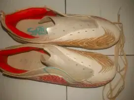 Specs Futsal dan bola cek deskripsi