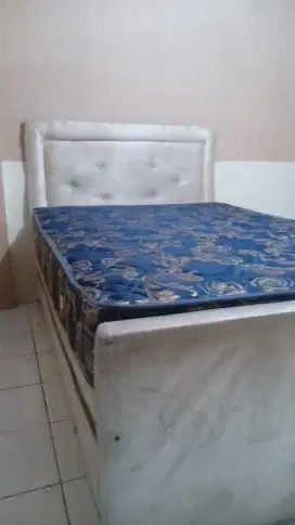 di sewa kan apartemen gateway cicadas murah tipe studio