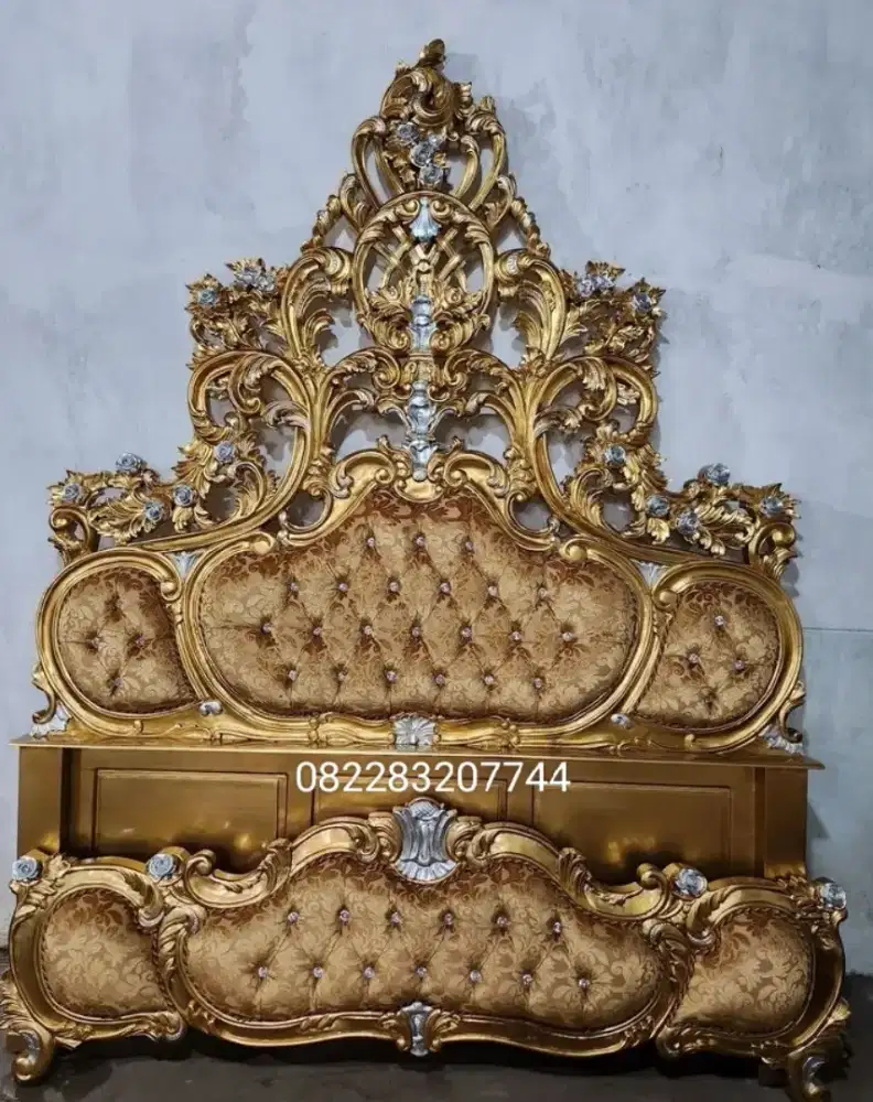 Tempat tidur full ukir