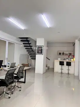 Rumah Modern Dekat BinPlaz Sektor 3 Bintaro Td16935