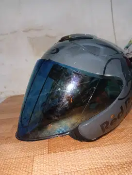 Di jual helm...