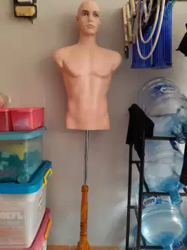 MANEKIN PRIA KAKI KAYU