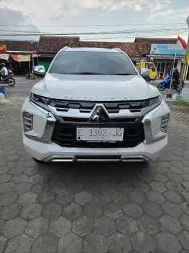 Pajero sport dakar 4x2 tahun 2025