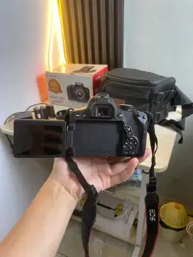 Camera canon 750 D + lensa fix 35mm mulpis ex permpuan jarang di pakai
