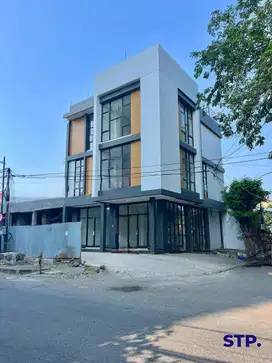 6 unit jejer, Ruko 3 lantai di area Margorejo Indah Tipe A (Hoek)