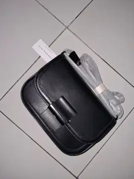 Tas kecil jalan merk CK