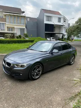 BMW 330i 2016 Bensin