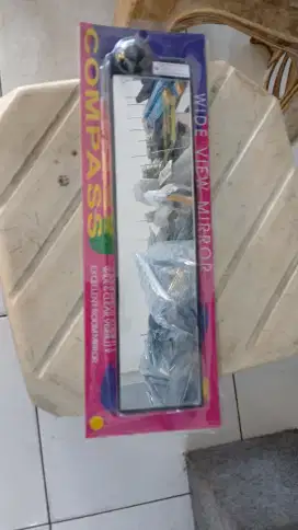 Kaca spion dalam model kompas