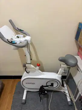FOR SALE BODIMAX COMPACT BIKE/SEPEDA STATIS