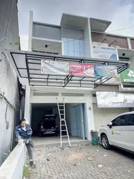 HRG KEPEPET,TRN HARGA ,RUMAH KOMERSIAL JALAN UTAMA SEBELAH ALFAMART