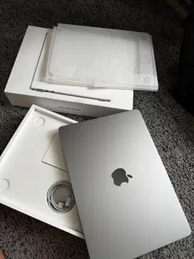 Macbook Air M3 16/512