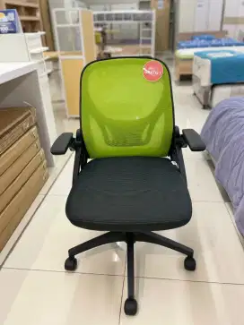 Kursi kantor beli 1 gratis 1