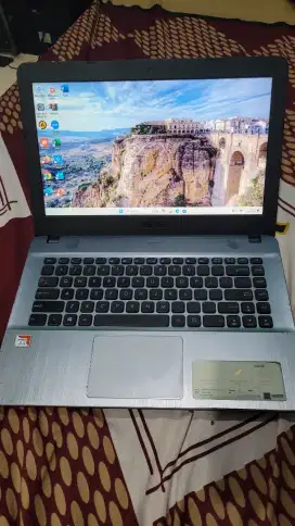 Laptop asus X411BA Ram 8giga Ssd