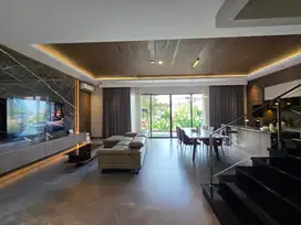 JUAL RUMAH MEWAH 3 LANTAI FURNISHED SIAP HUNI GREENLAKE CITY TANGERANG
