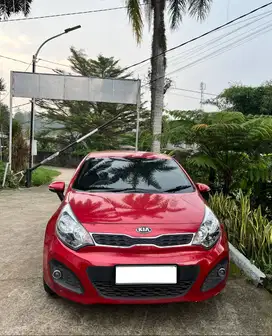 Dijual KIA RIO MANUAL Pemakaian PRIBADI
